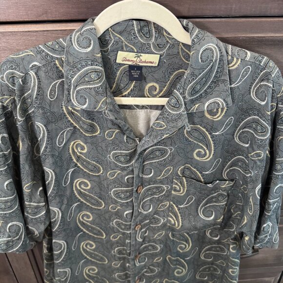 Tommy Bahama Men’s 100% Silk Paisley Button Front Shirt Short Sleeve Size Small - Picture 1 of 7